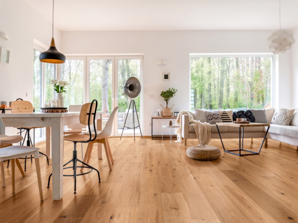 Parkett Eiche rustikal Rohholzoptik Landhausdiele Handgehobelt