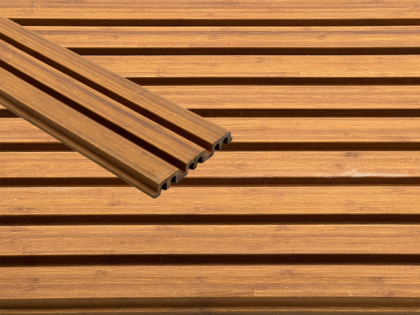 Fassadenverkleidung Bambus lackiert Rhombusprofil