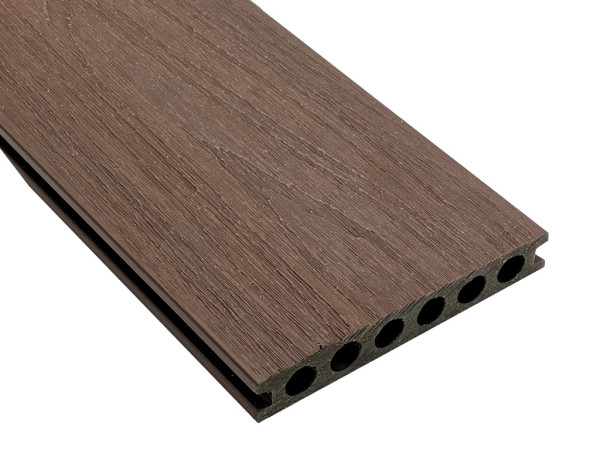 Terrassendiele WPC braun Holzoptik geprägte Oberfläche